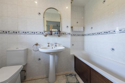 2 Ashcroft Close, Harpenden, AL5 1JJ