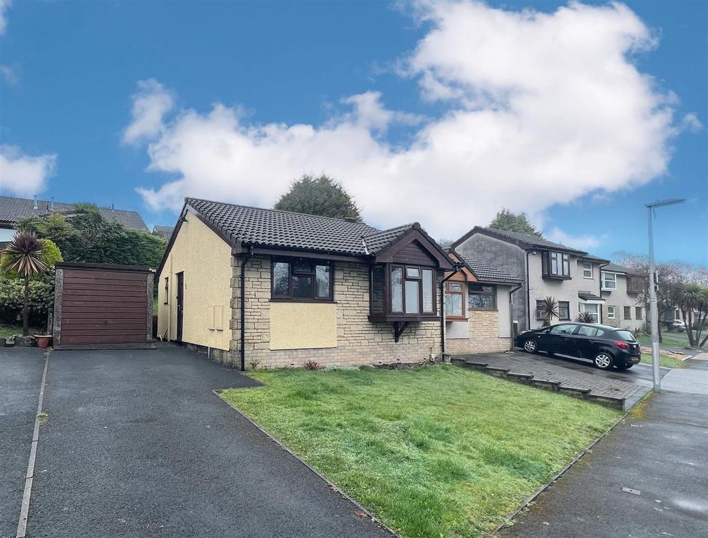 Bay View Close, Neath 1 bed semidetached bungalow for sale £114,950