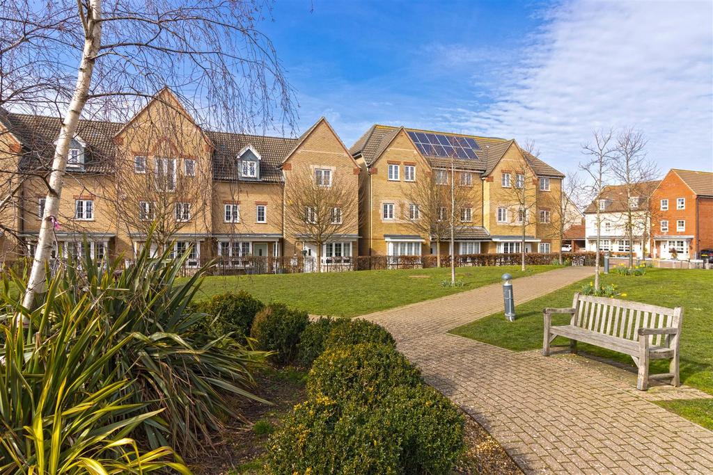 Tagalie Square, Worthing 4 bed townhouse £1,995 pcm (£460 pw)