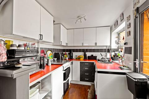 2 bedroom terraced house for sale - East Street, Dover, CT17