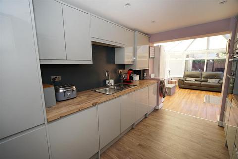 1 Rotherhead Close, Horwich, Bolton, BL6 5UG