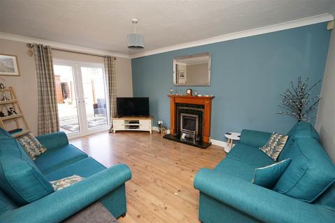 1 Rotherhead Close, Horwich, Bolton, BL6 5UG