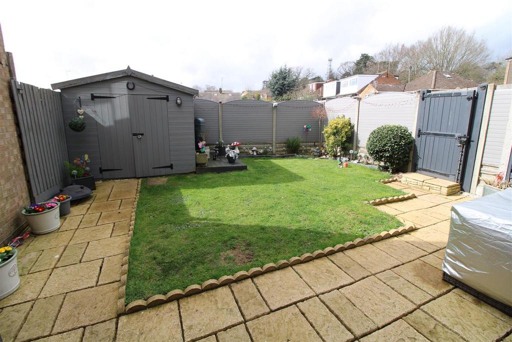 Welton Road, Daventry 3 bed house £249,995