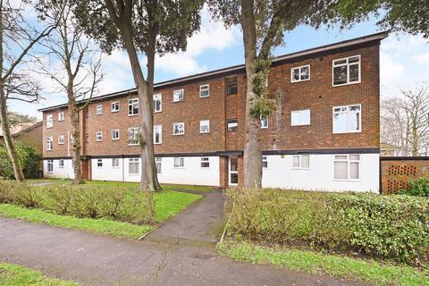 3 bedroom flat to rent - Bayton Court, Chichester