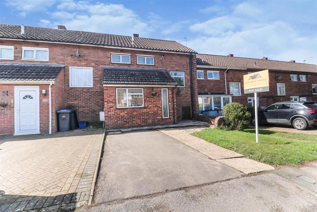 Halling Hill, Harlow 2 bed terraced house for sale £300,000