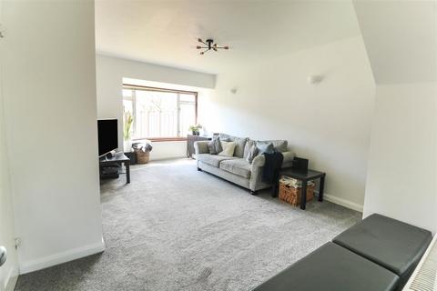 214 Halling Hill, Harlow, CM20 3JR