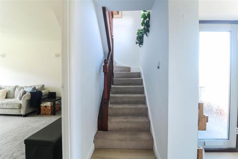 214 Halling Hill, Harlow, CM20 3JR