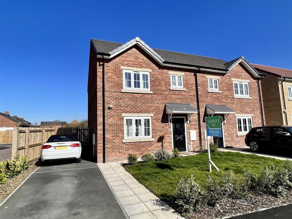 Brodwick Drive, Holme on Spalding Moor 3 bed semidetached house for