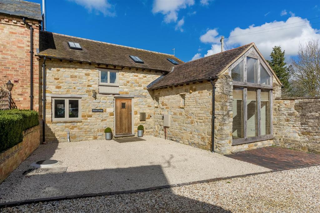 Blackwell, ShipstononStour 2 bed barn conversion for sale £575,000
