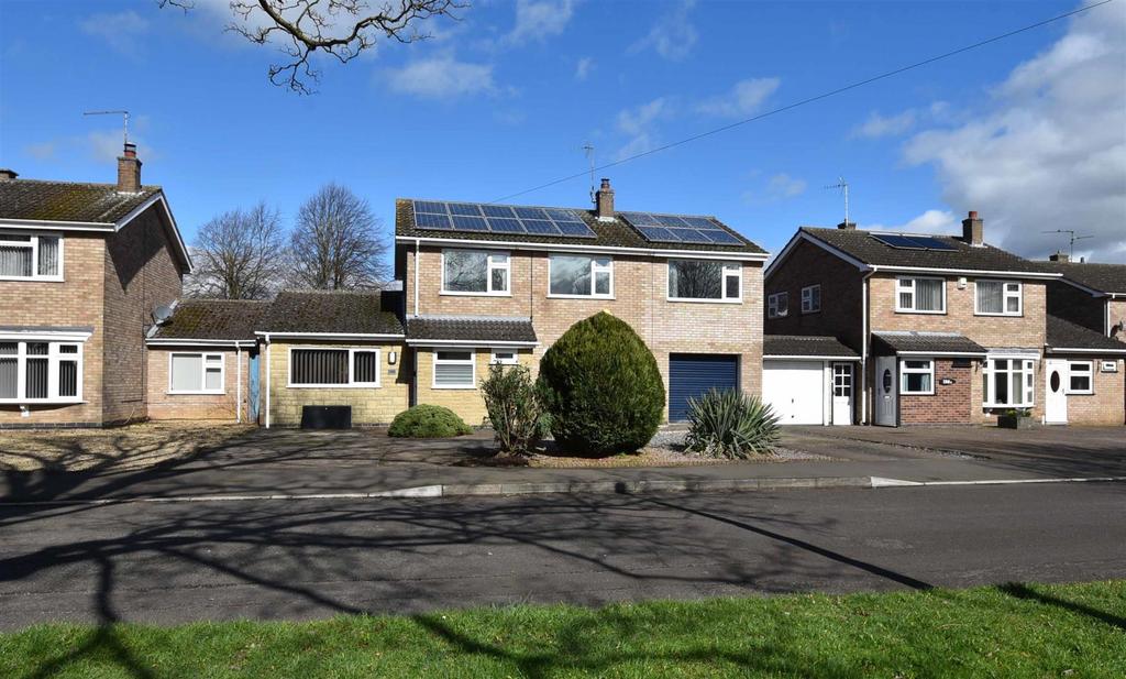 Casterton Road, Stamford 5 bed link detached house £499,995