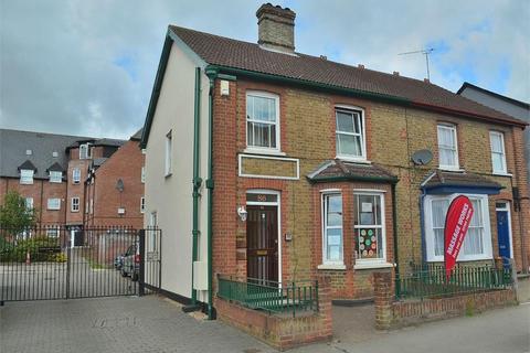 Property to rent - High Street, Dunmow