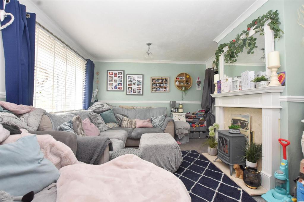 Den Hill, Eastbourne 3 bed terraced house for sale £325,000