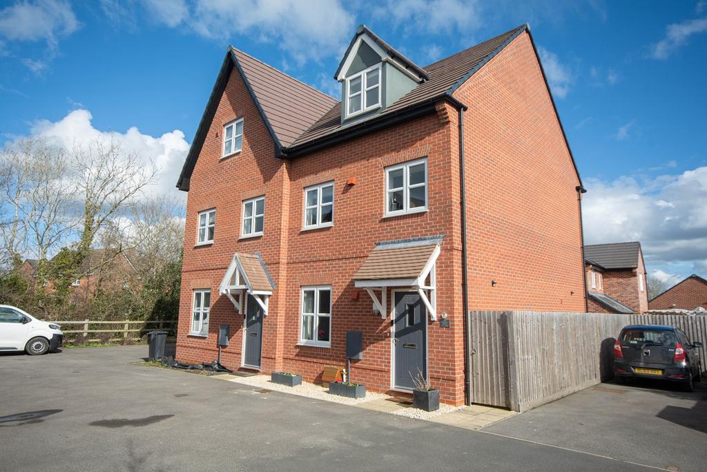 Kerry Hill Drive, Long Lawford, Rugby, CV23 3 bed townhouse for sale