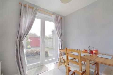64 Flatts Lane, Calverton, Nottingham, NG14 6JZ