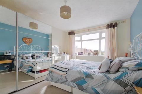 64 Flatts Lane, Calverton, Nottingham, NG14 6JZ
