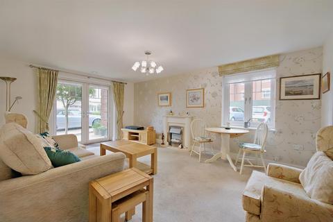 2 bedroom apartment for sale - Wolsey Court, Knighton Park Road, Leicester