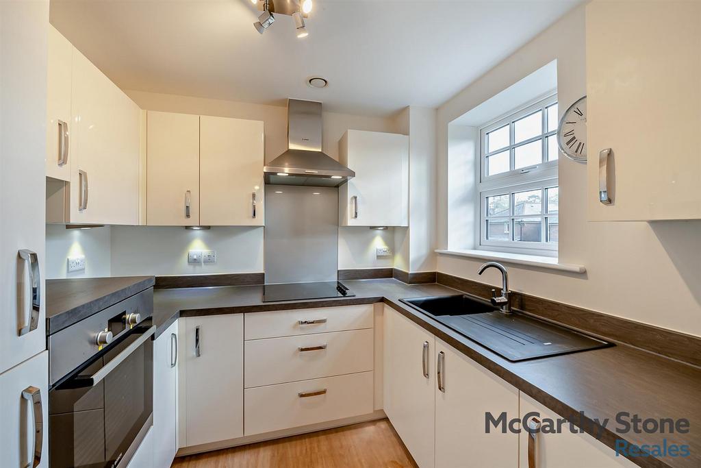 Kitchen: