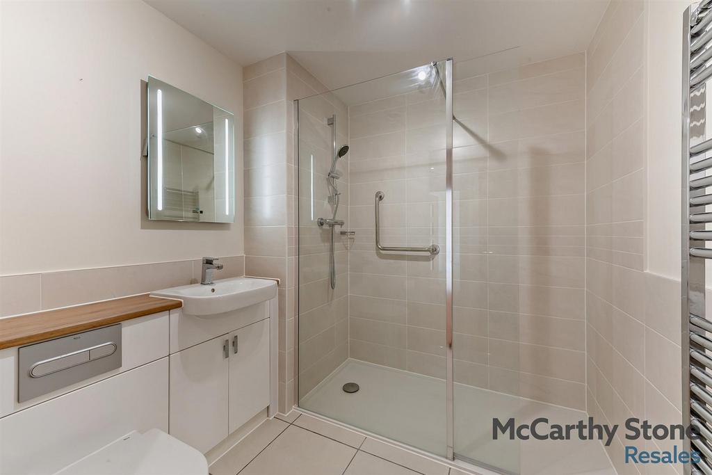 Shower Room: