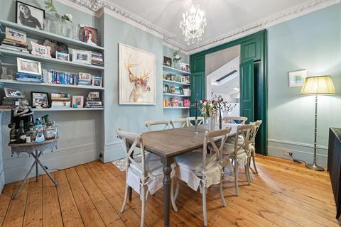 12 Foulden Road, London, N16 7UR