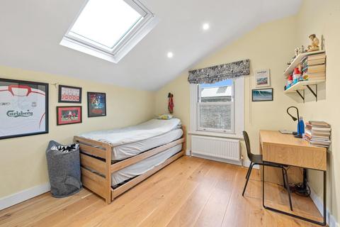 12 Foulden Road, London, N16 7UR