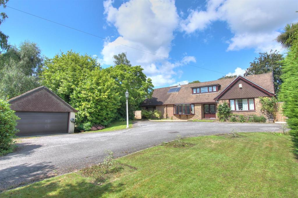 Winchester Road, Chandlers Ford 7 bed detached house for sale £1,095,000