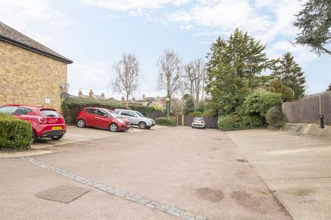 2 bedroom flat for sale, High Road, Wormley, Broxbourne