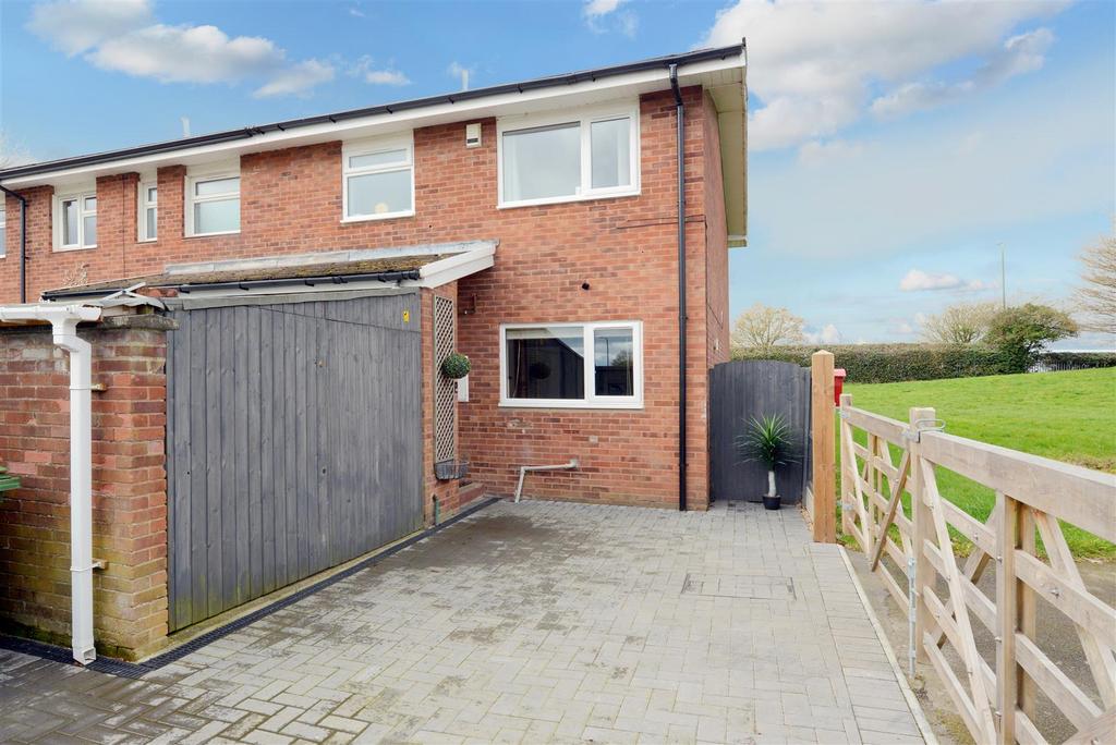 Hodgkinson Walk, Off Little Harlescott Lane, Shrewsbury 3 bed end of