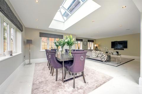 4 bedroom detached house for sale - Merrow Street, Guildford