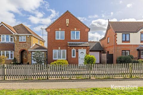 4 Birch Close, South Ockendon, RM15 6XD