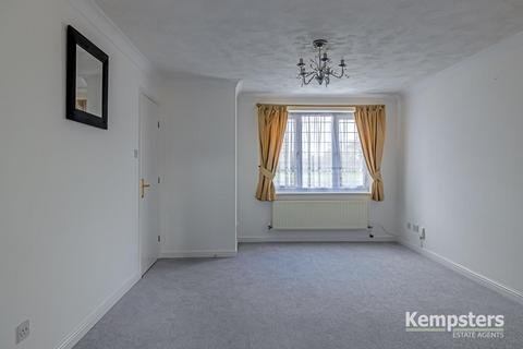 4 Birch Close, South Ockendon, RM15 6XD