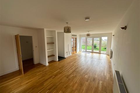 4 bedroom terraced house to rent, Slades Road, St Austell