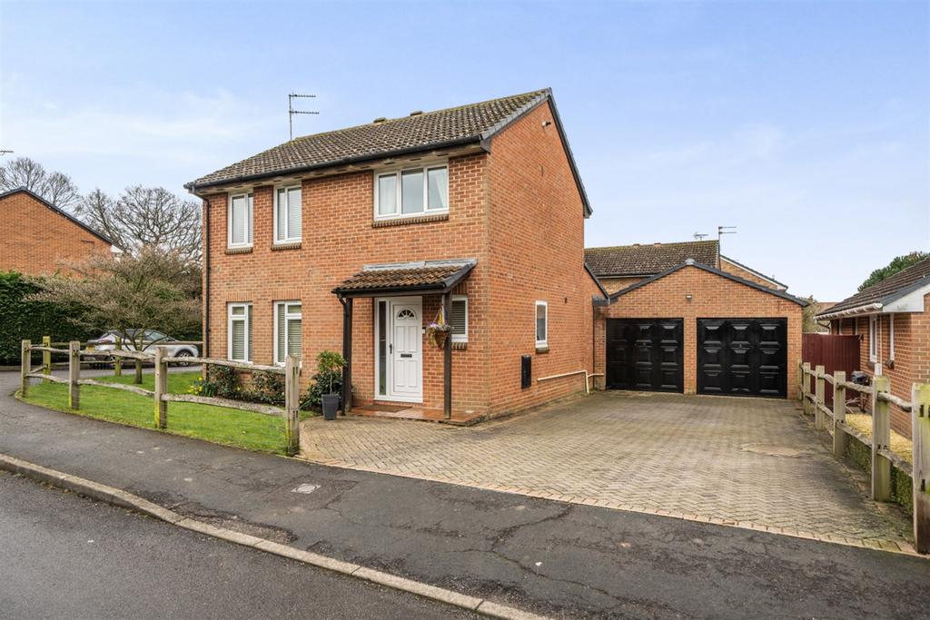 Shelley Drive, Broadbridge Heath... 3 bed detached house £595,000