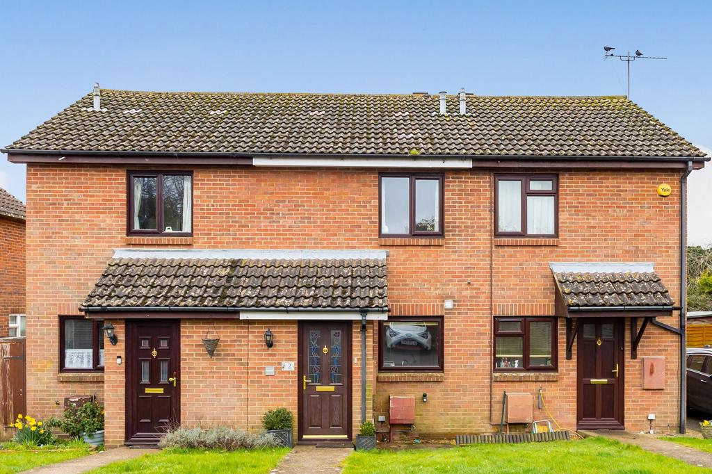 Coombe Hill, Billingshurst, RH14 2 bed terraced house for sale £275,000