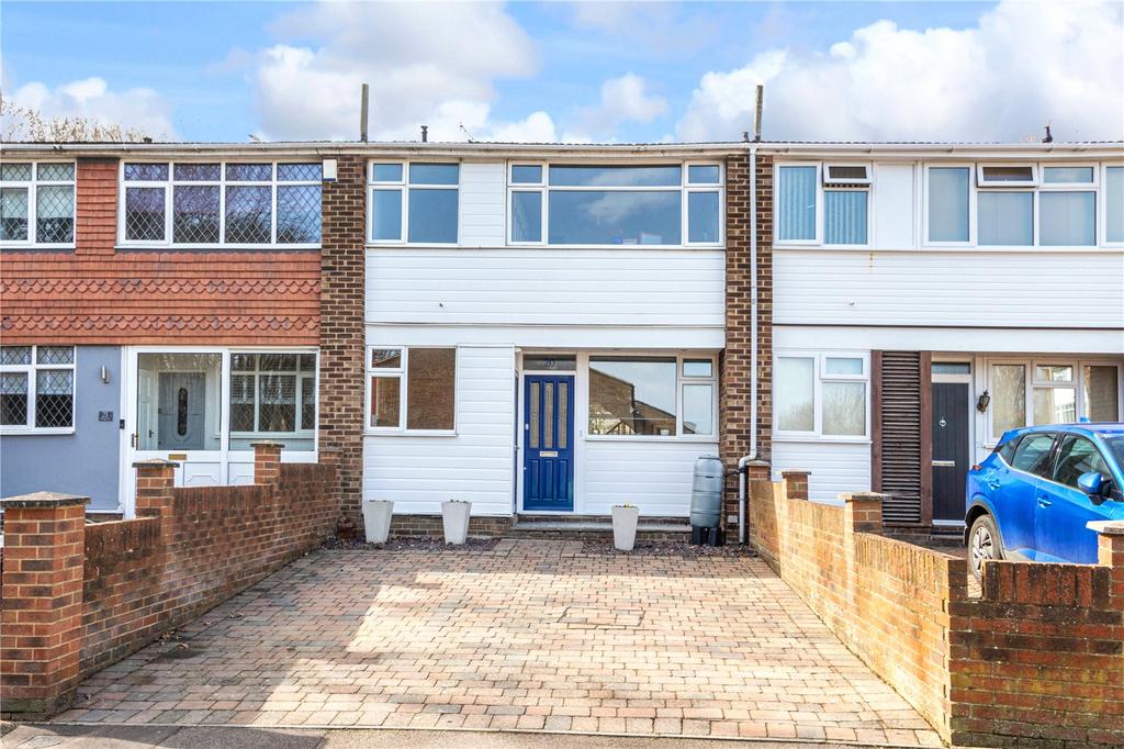 Spring Vale, Greenhithe, Kent, DA9 3 bed terraced house £350,000