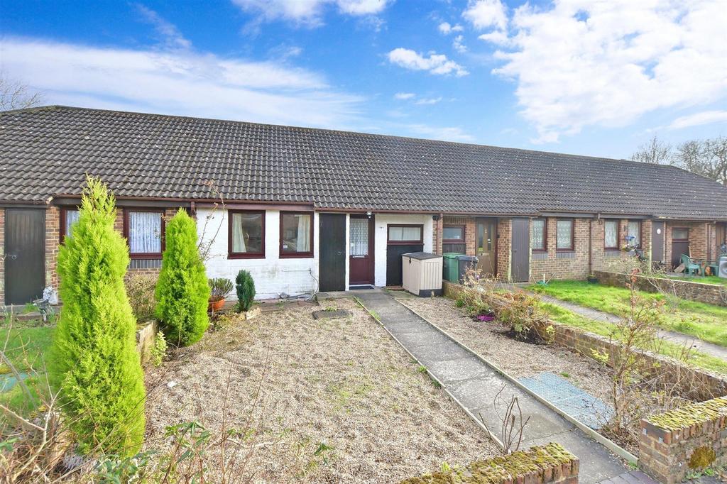 Gallants Lane, East Farleigh, Maidstone, Kent 1 bed terraced bungalow