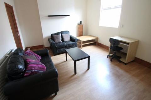 6 bedroom house to rent, Burley Road, Leeds