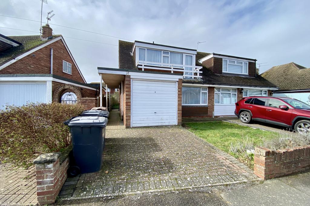 Walnut Walk, Polegate, East Sussex, BN26 3 bed semidetached house £