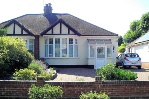 2 bedroom semi-detached bungalow for sale, Mill Park Avenue, Hornchurch  RM12