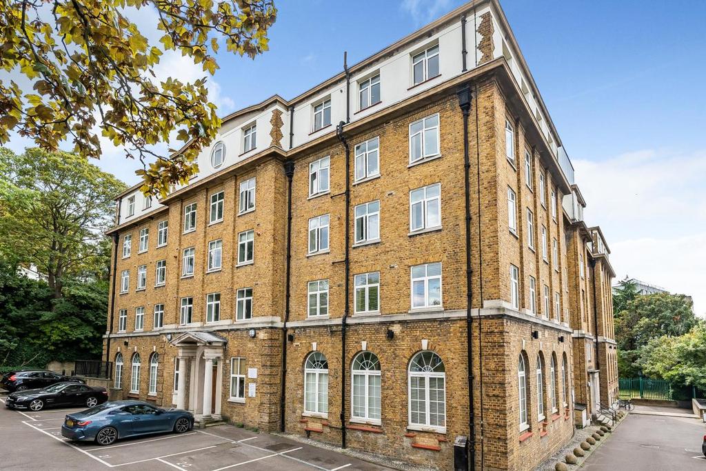 Vanbrugh Hill, Blackheath 2 bed flat for sale £500,000