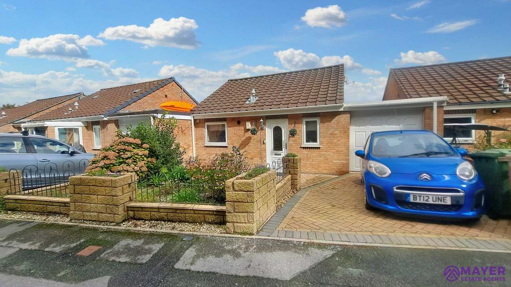 Lockington Avenue, Plymouth PL3 5 bed link detached house £350,000