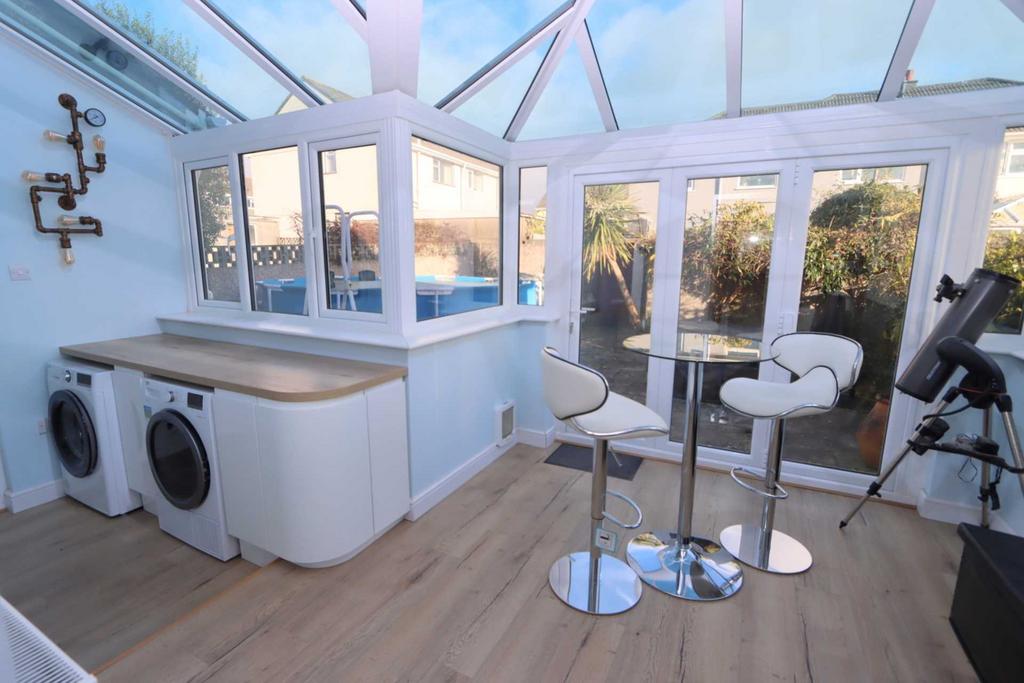 Boringdon Hill, Plymouth PL7 4 bed semidetached house £300,000