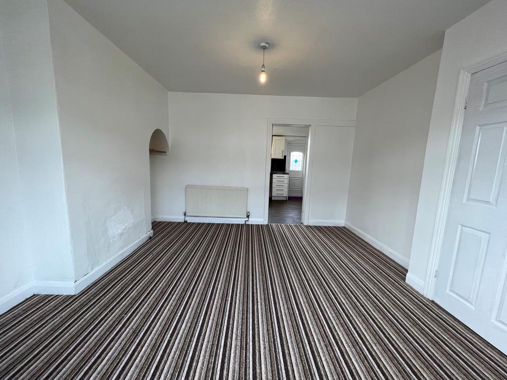 Rollason Road, Coventry, CV6 3 bed terraced house £1,200 pcm (£277 pw)