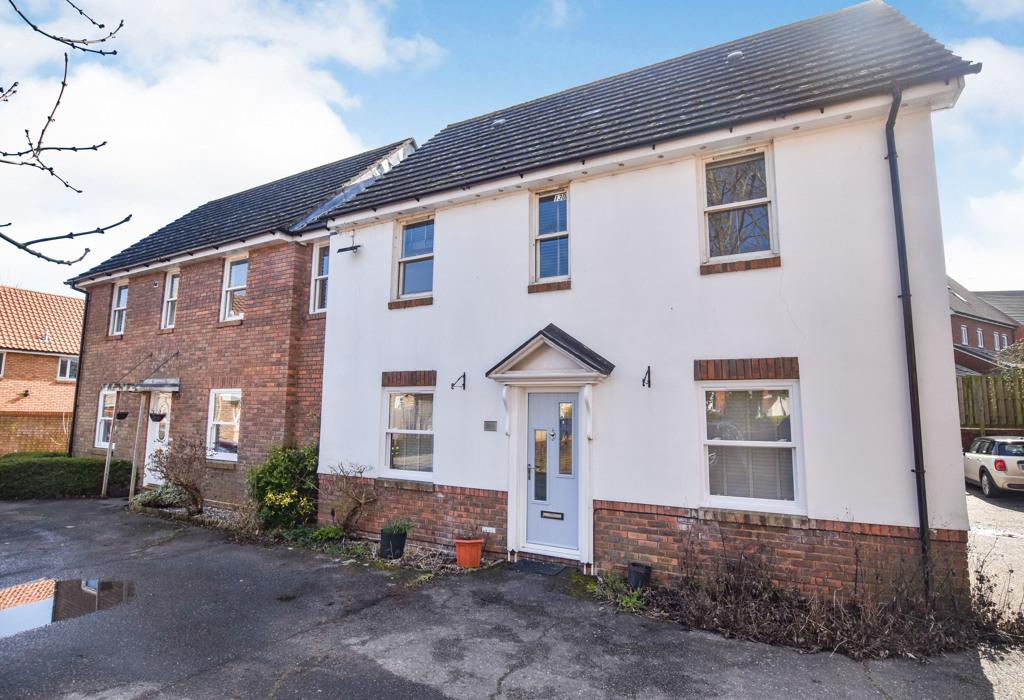 Godfrey Way, Dunmow, Essex 2 bed flat £220,000