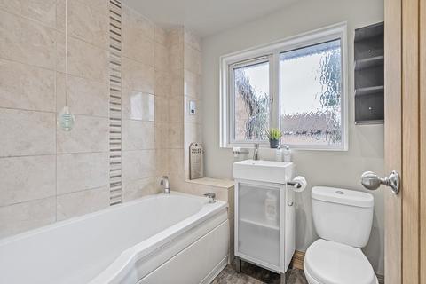 16 Woolwich Close, Bursledon, Southampton, SO31 8GE