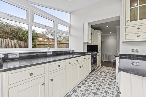 16 Woolwich Close, Bursledon, Southampton, SO31 8GE