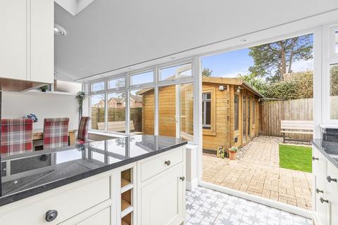 16 Woolwich Close, Bursledon, Southampton, SO31 8GE