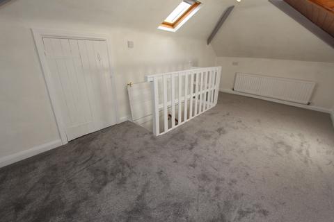 3 bedroom bungalow to rent - Hampden Grove, Beeston, Beeston, NG9