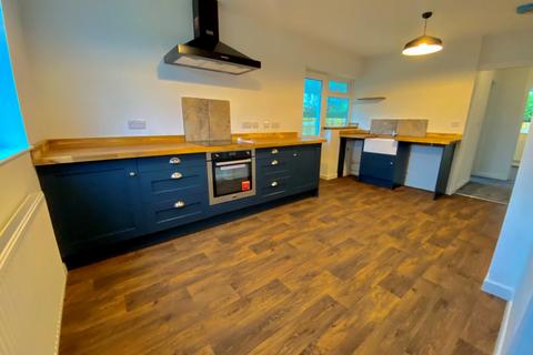 2 bedroom bungalow for sale - Amesbury Drive, Bleadon, Weston-super-Mare, Somerset, BS24
