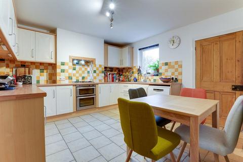 3 bedroom semi-detached house for sale, Pound Bank Road, Malvern, WR14 2DW