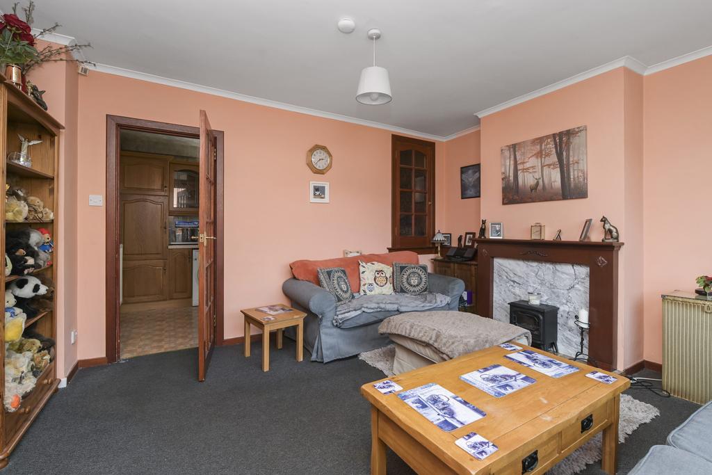 13 Dryden Terrace, Loanhead, Midlothian, EH20 9JN 2 bed end of terrace